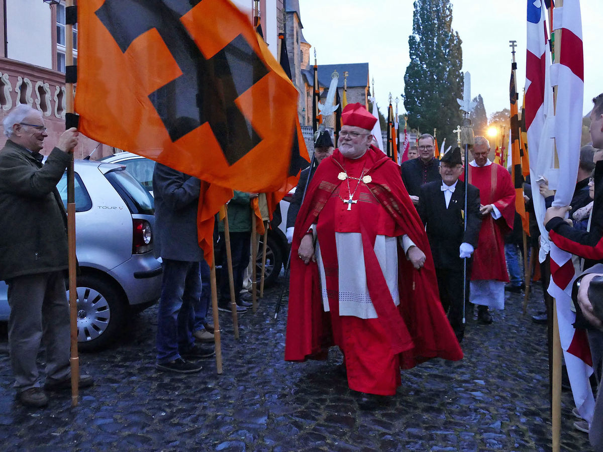 Abschlussvesper der Bischofskonferenz mit Austeilung des Bonifatiussegens (Foto: Karl-Franz Thiede)